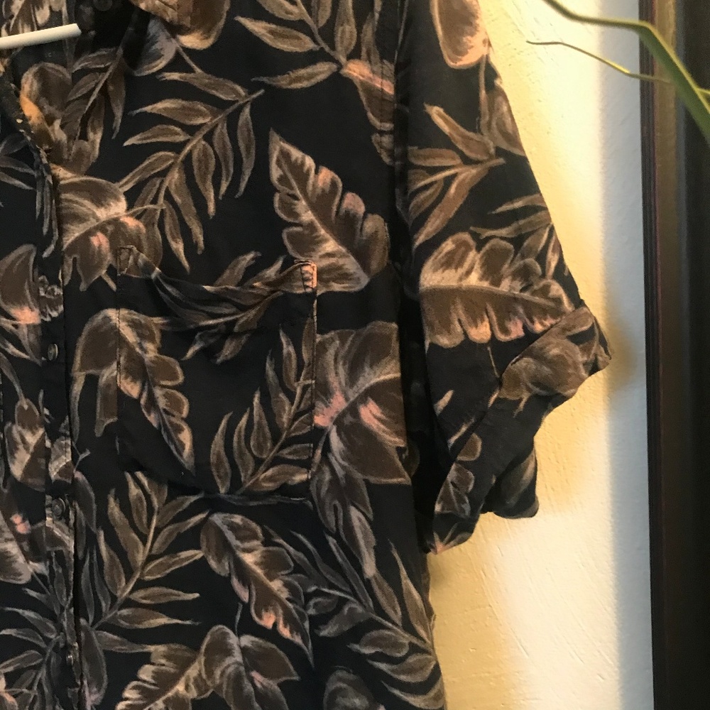 Floral Cropped Button down medium - Picture 3 of 7